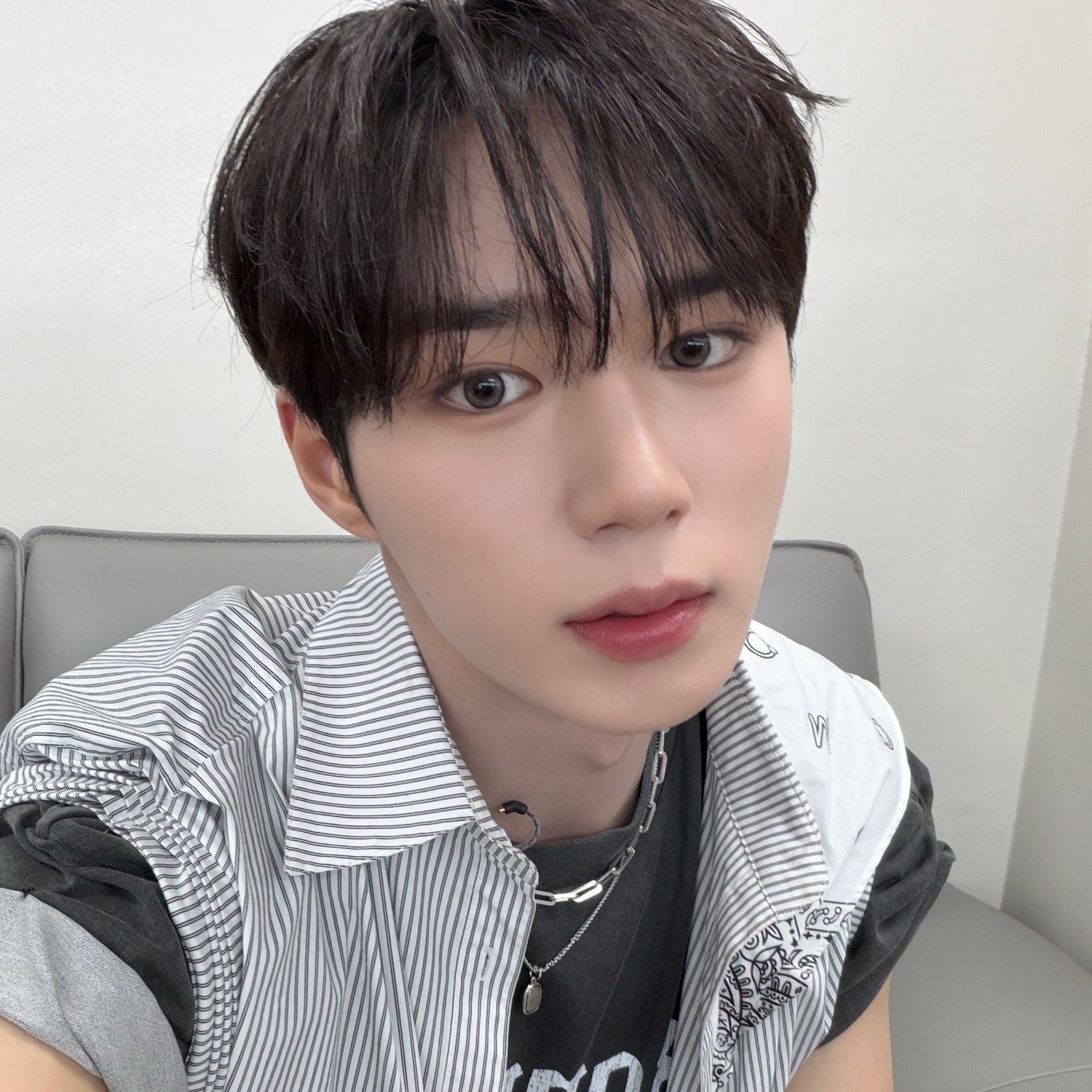 Behind-the-scenes cut of Kim Junseo (ALPHA DRIVE ONE)