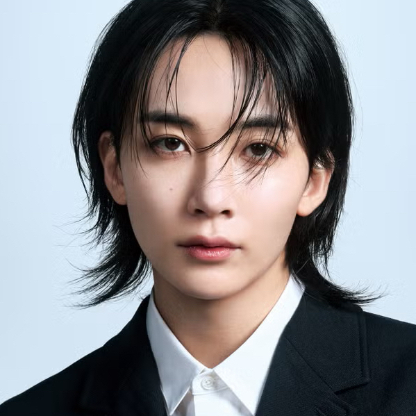 A moment captured by Jeonghan (SEVENTEEN)'s fan