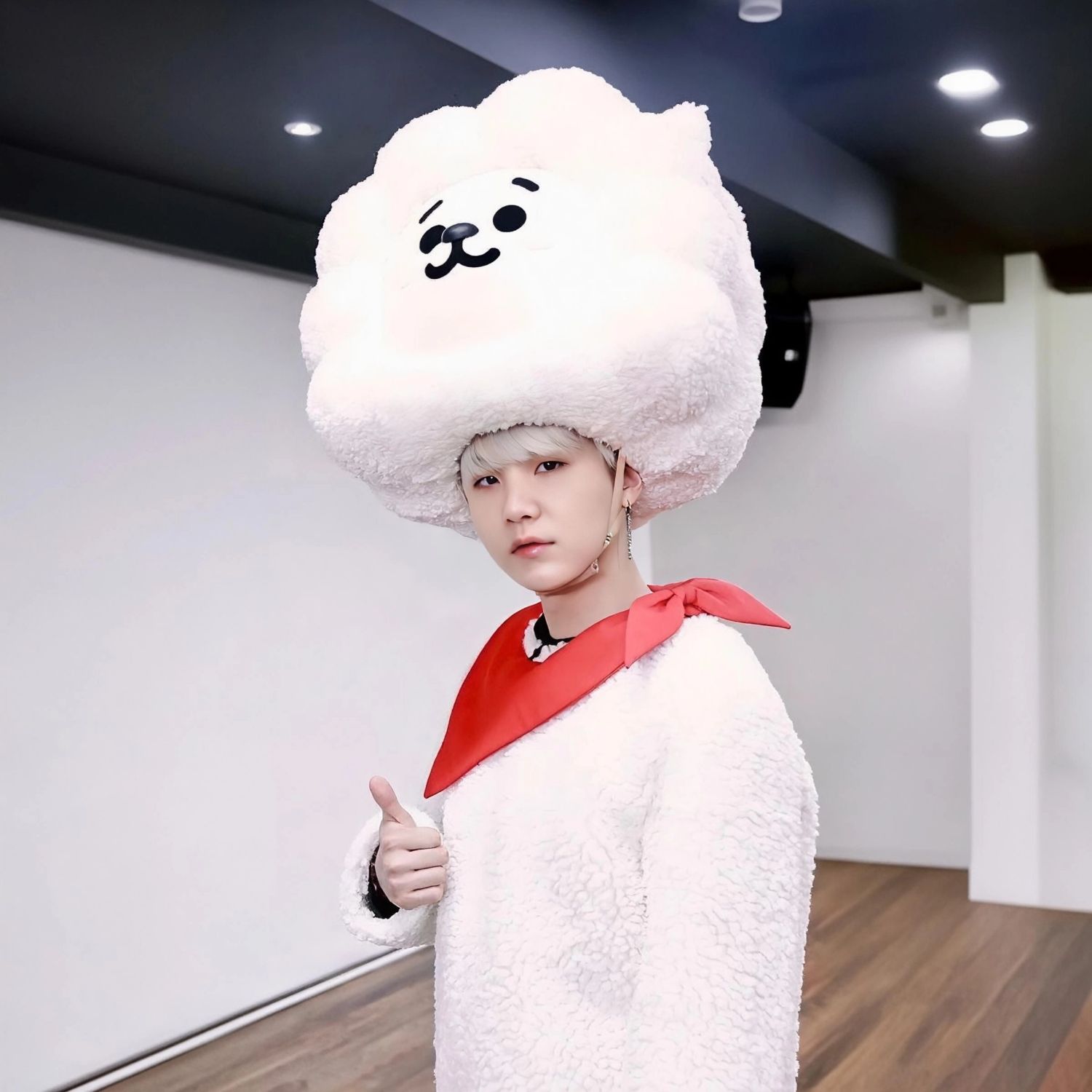 슈가 (방탄소년단) 최근 활동샷