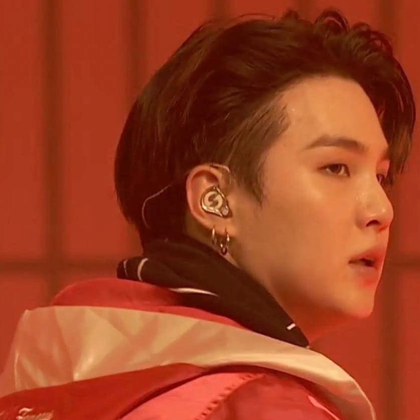 Latest photo of SUGA (BTS)