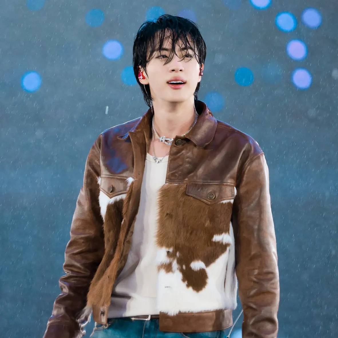 Foto aktivitas terbaru Jin (BTS)