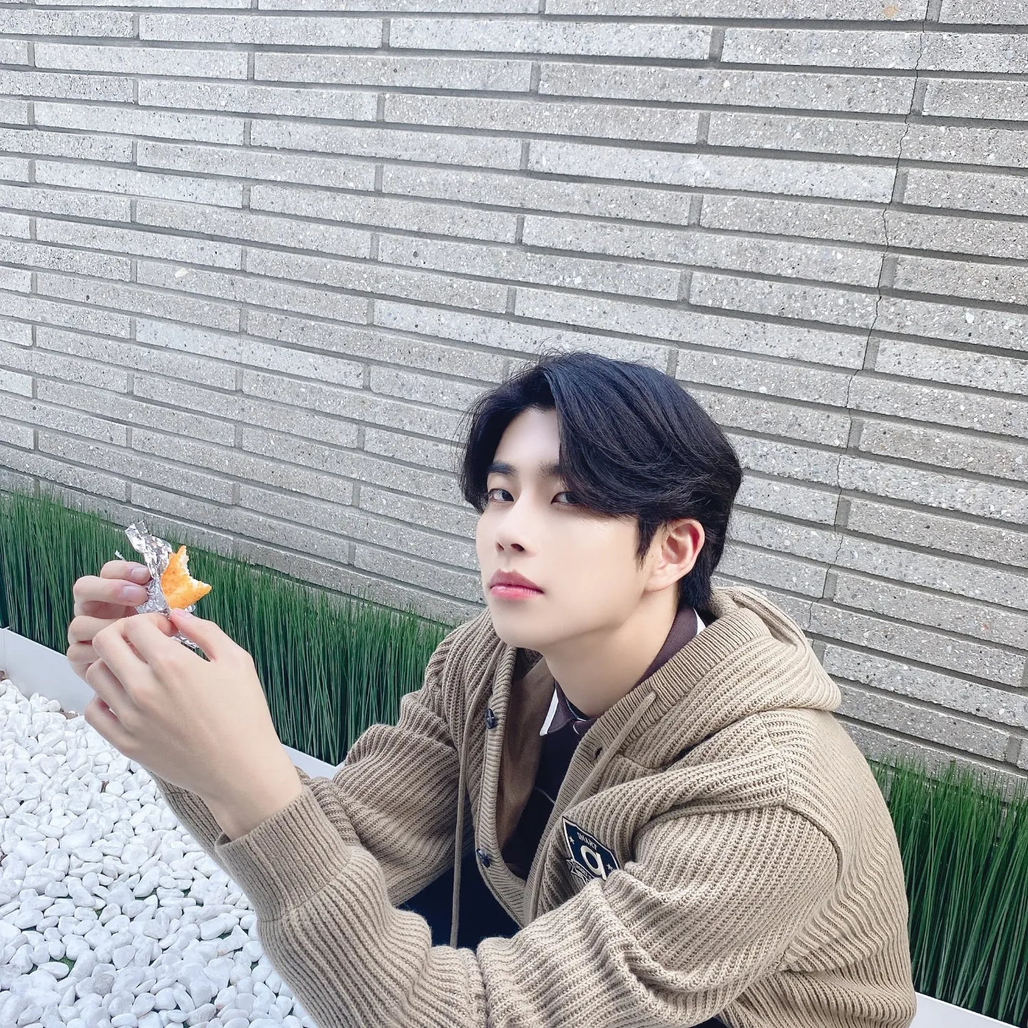 A moment captured by MJ (ASTRO)'s fan