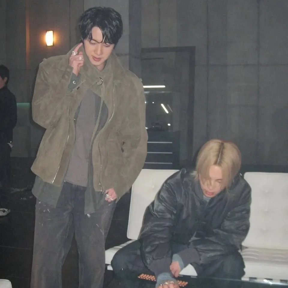 진 (방탄소년단)의 비하인드 컷