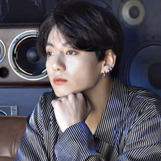 Foto aktivitas terbaru Jungkook (BTS)
