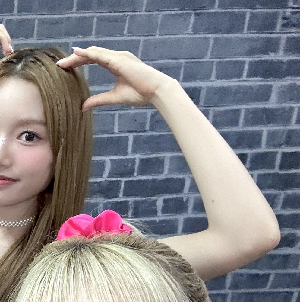 A moment captured by Loossemble's fan