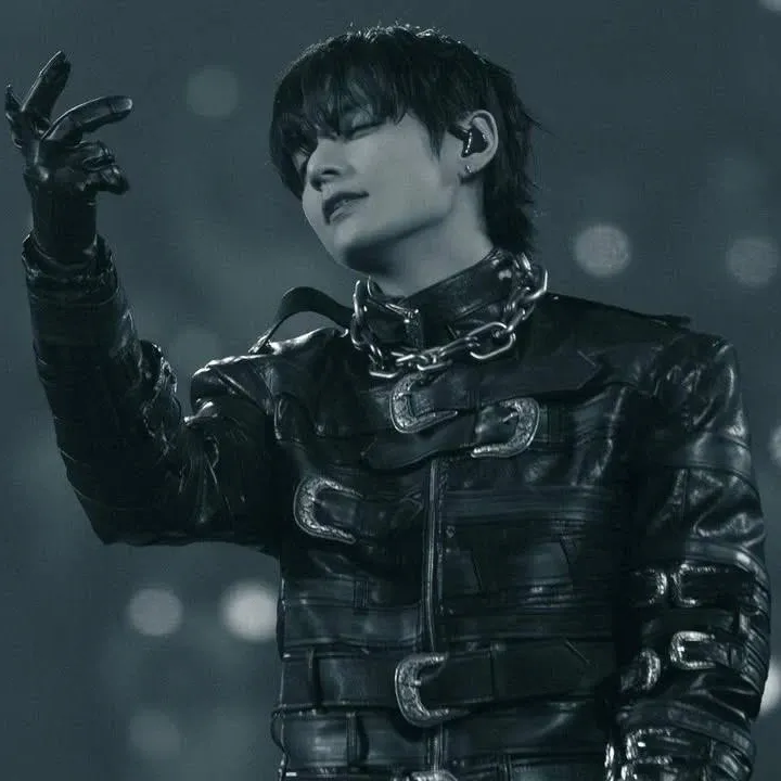 Recent activity shot of V (BTS)