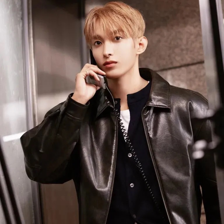 Foto terbaru DK (SEVENTEEN)