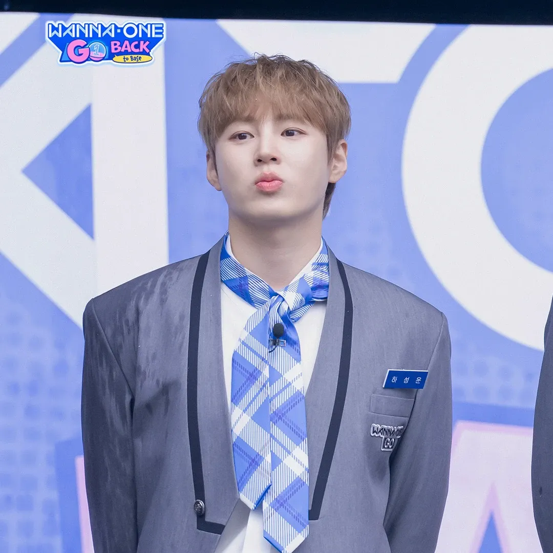 Behind-the-scenes cut of Ha Sungwoon