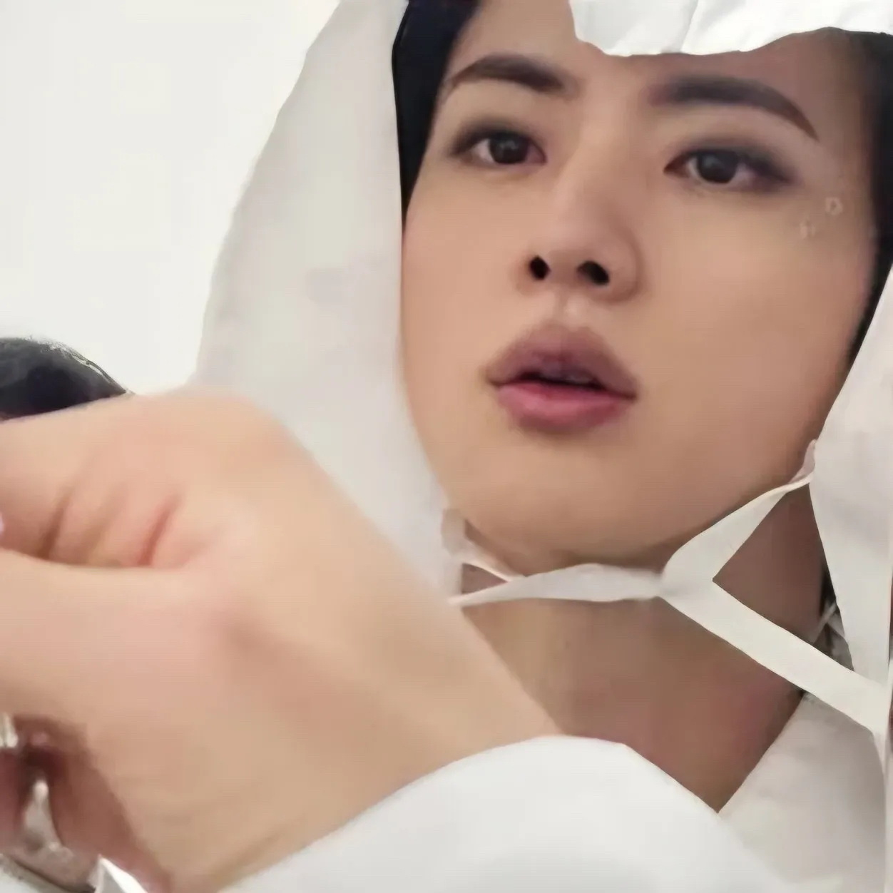 Momen yang diabadikan oleh penggemar Jin (BTS)