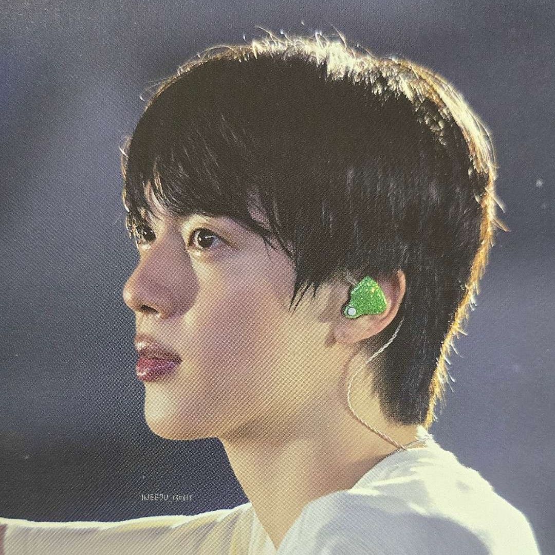 ジン (BTS)の最新写真