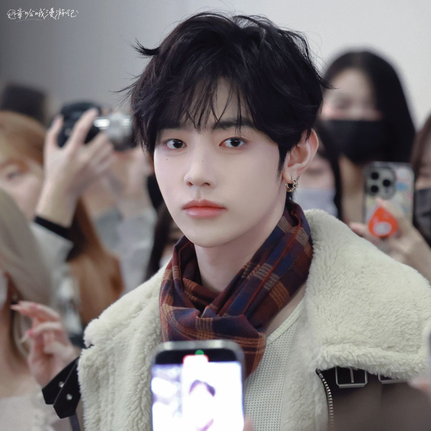 A moment captured by Zhang Hao (ZEROBASEONE)'s fan