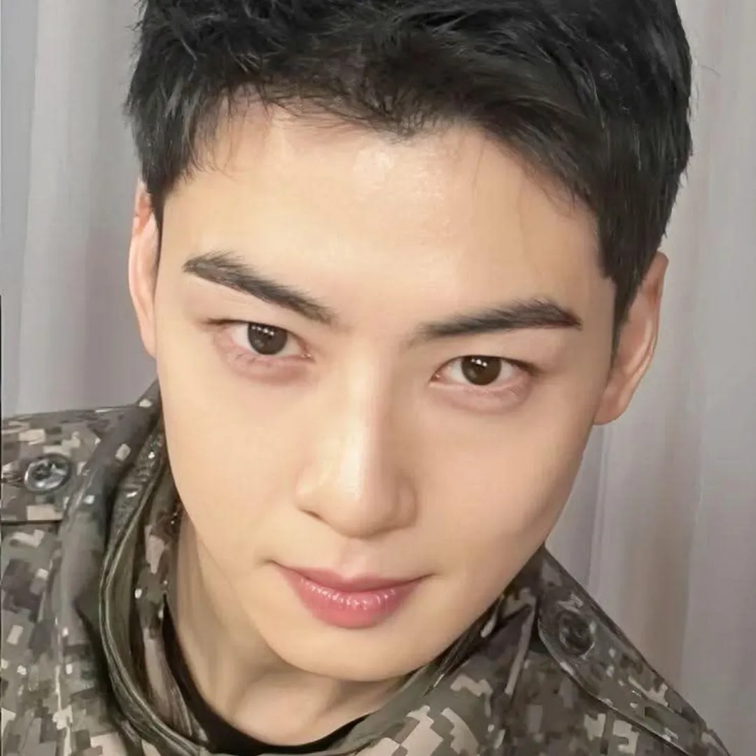 Recent activity shot of Eunwoo (ASTRO)
