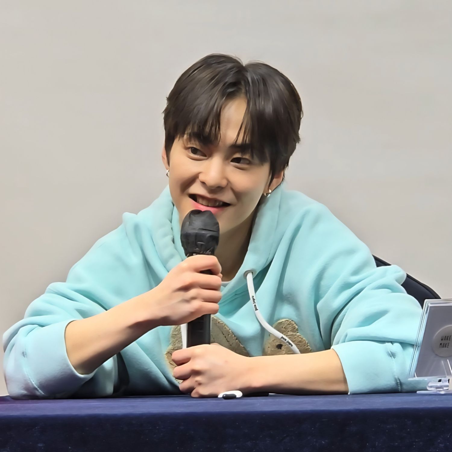 Behind-the-scenes cut of Xiumin (EXO)