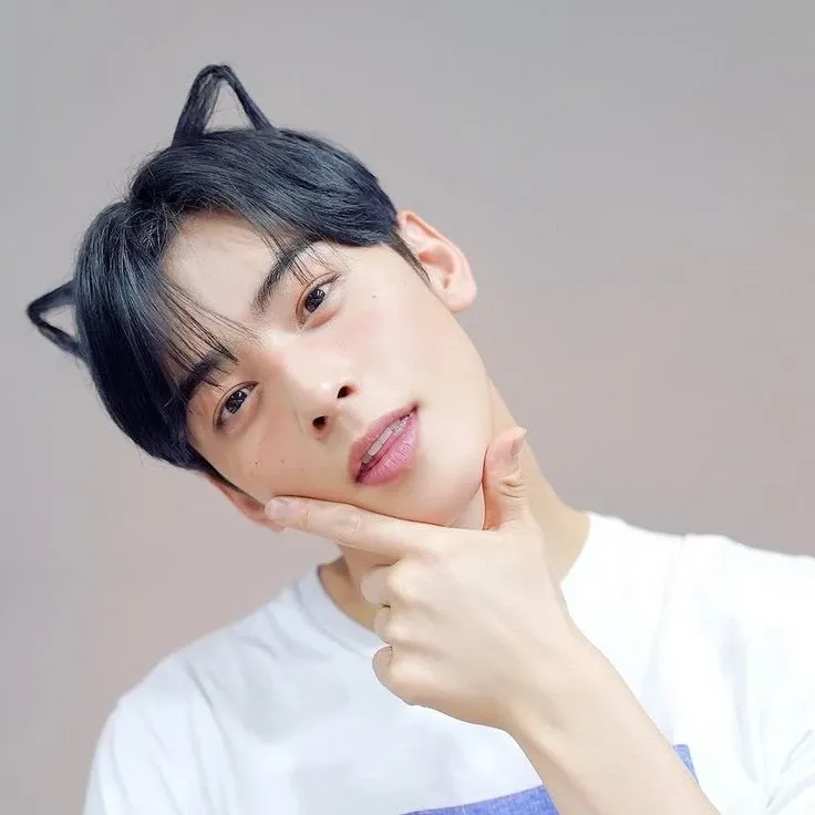 Recent activity shot of Eunwoo (ASTRO)