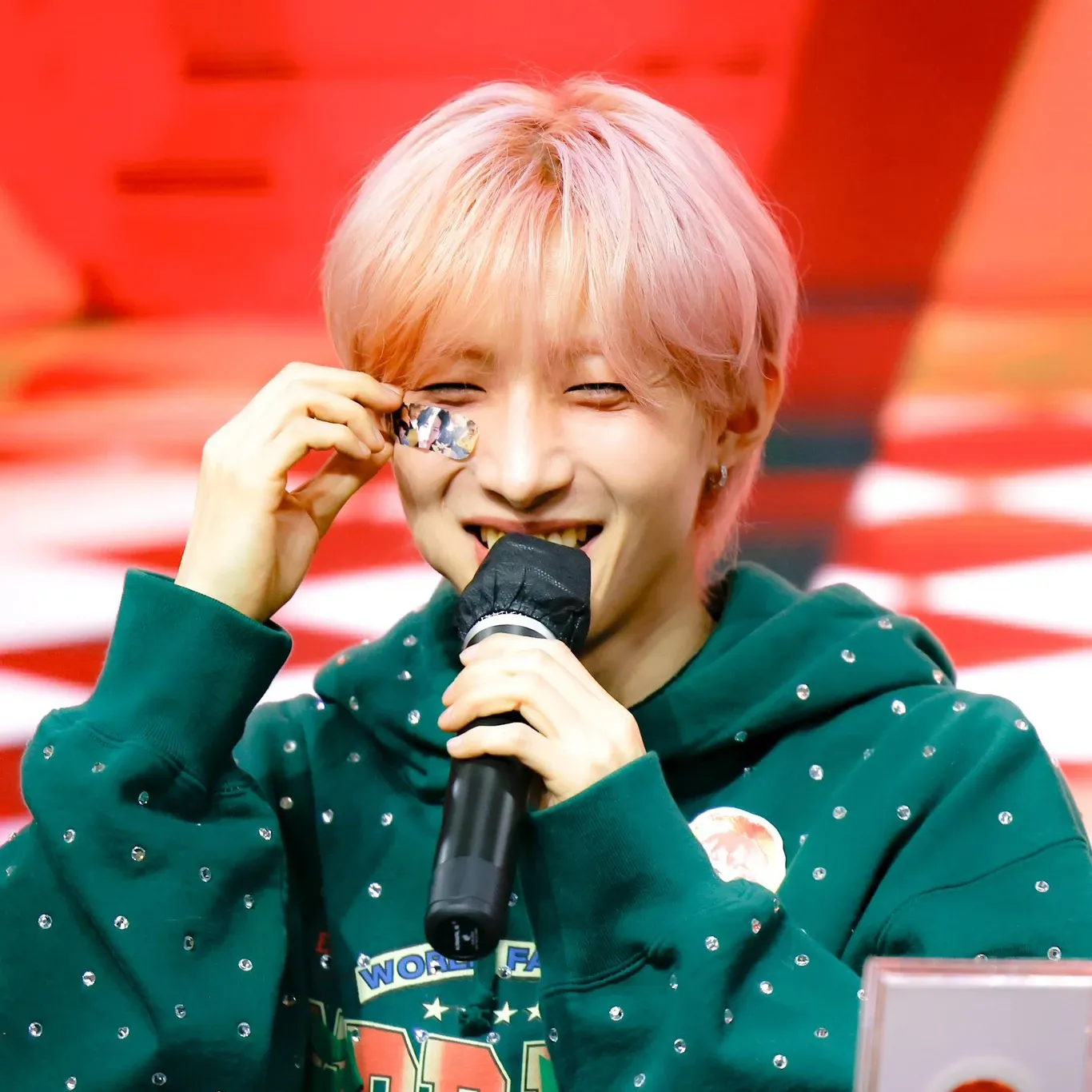 Behind-the-scenes cut of Hui (PENTAGON)