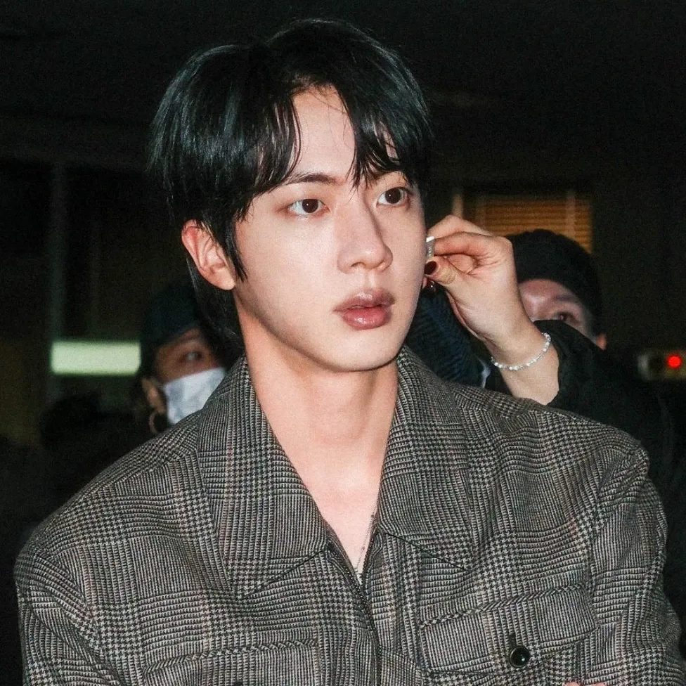 Foto terbaru Jin (BTS)