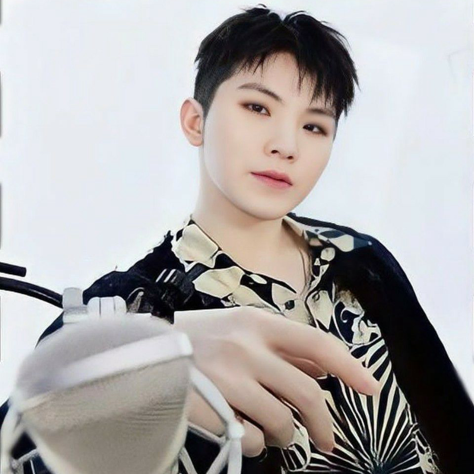 Latest photo of Woozi (SEVENTEEN)