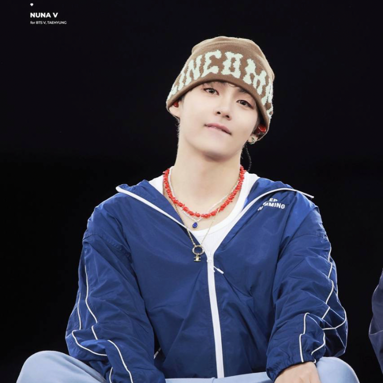 뷔 (방탄소년단) 최근 활동샷