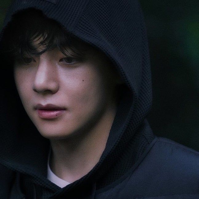 Latest photo of V (BTS)