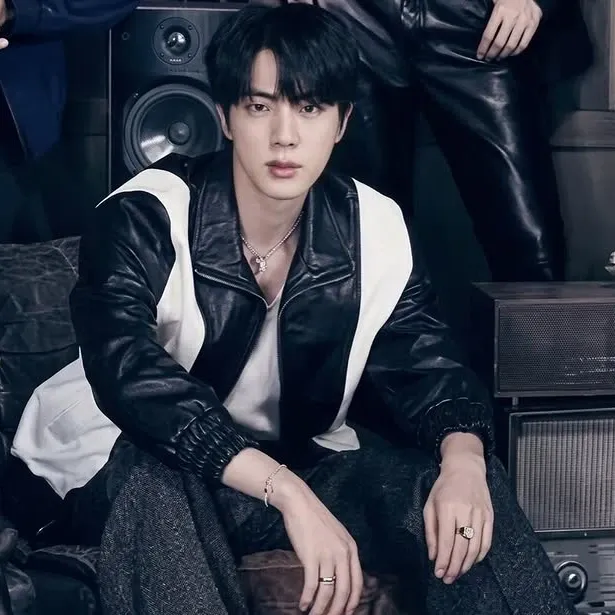 진 (방탄소년단)의 비하인드 컷