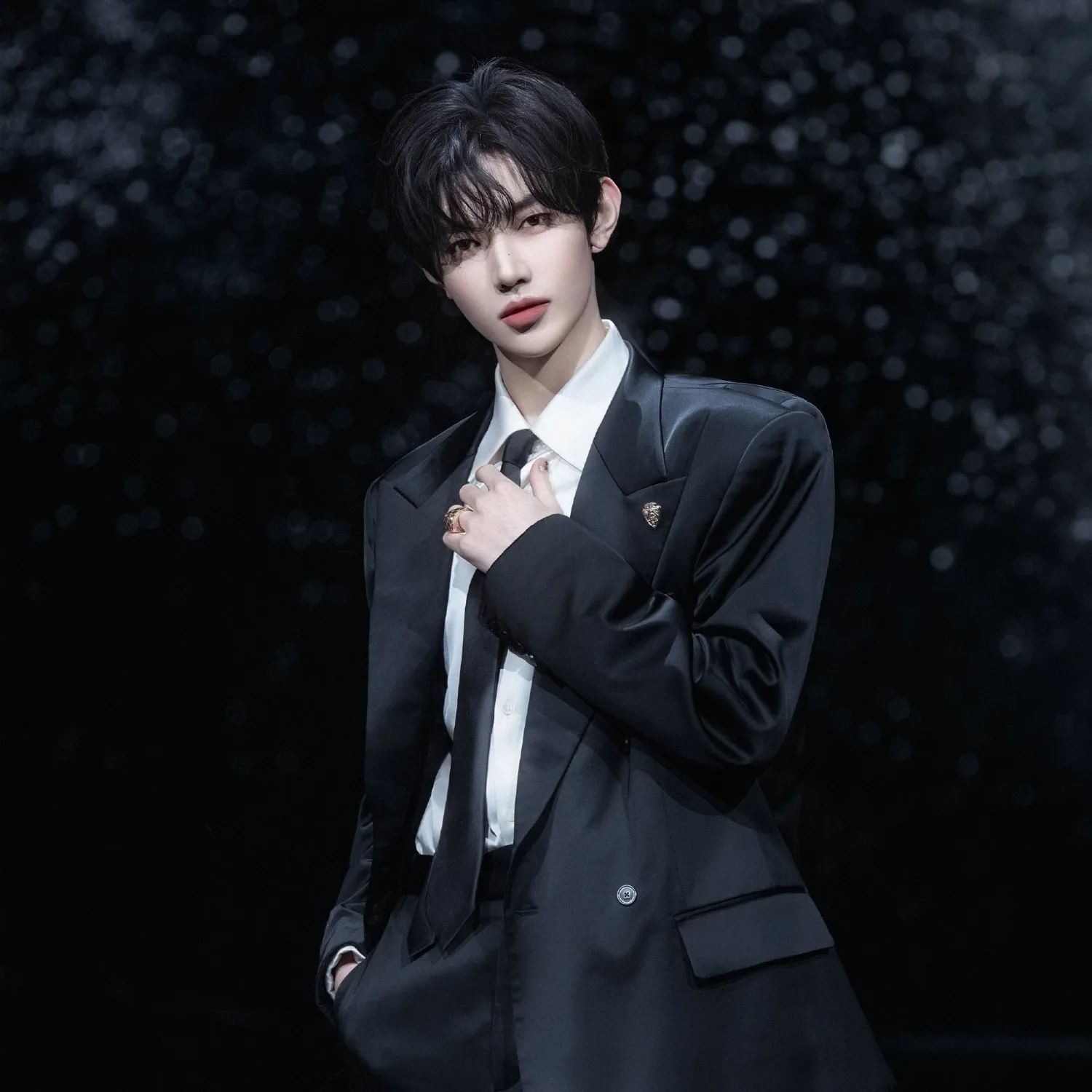 A moment captured by Zhang Hao's fan