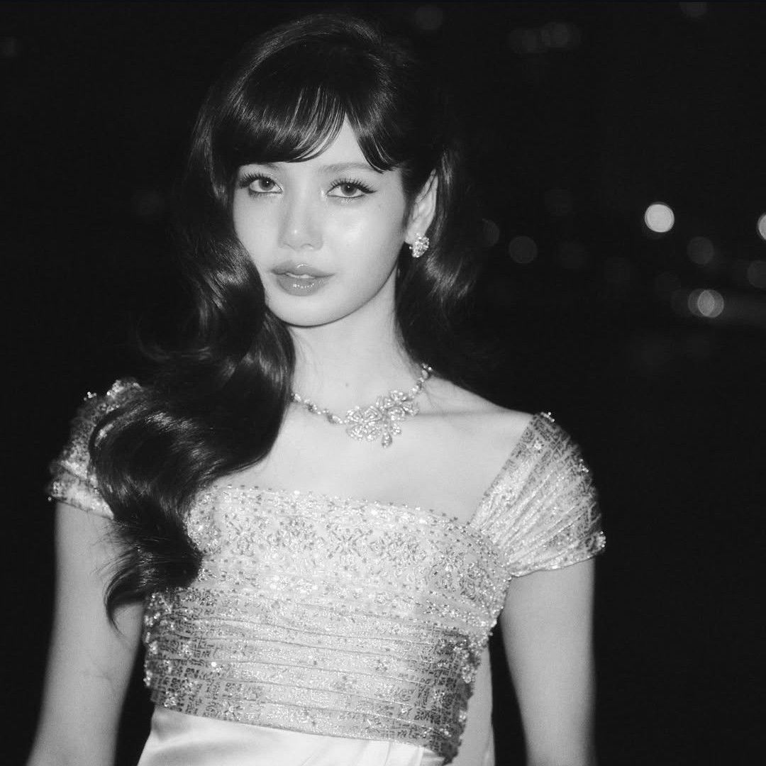 Lisa (BLACKPINK)的最新照片