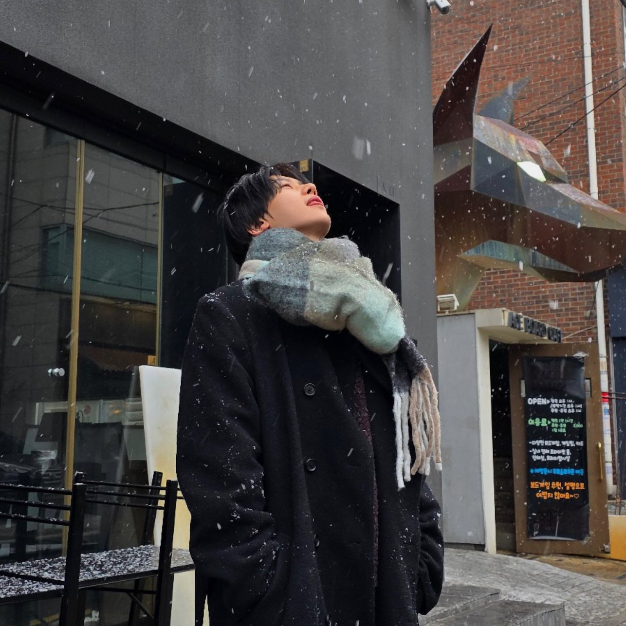 A moment captured by Seok Matthew (ZEROBASEONE)'s fan