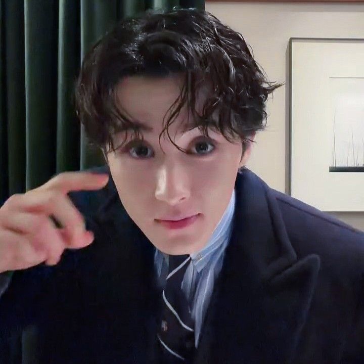 A moment captured by Mark (NCT 127, NCT DREAM)'s fan