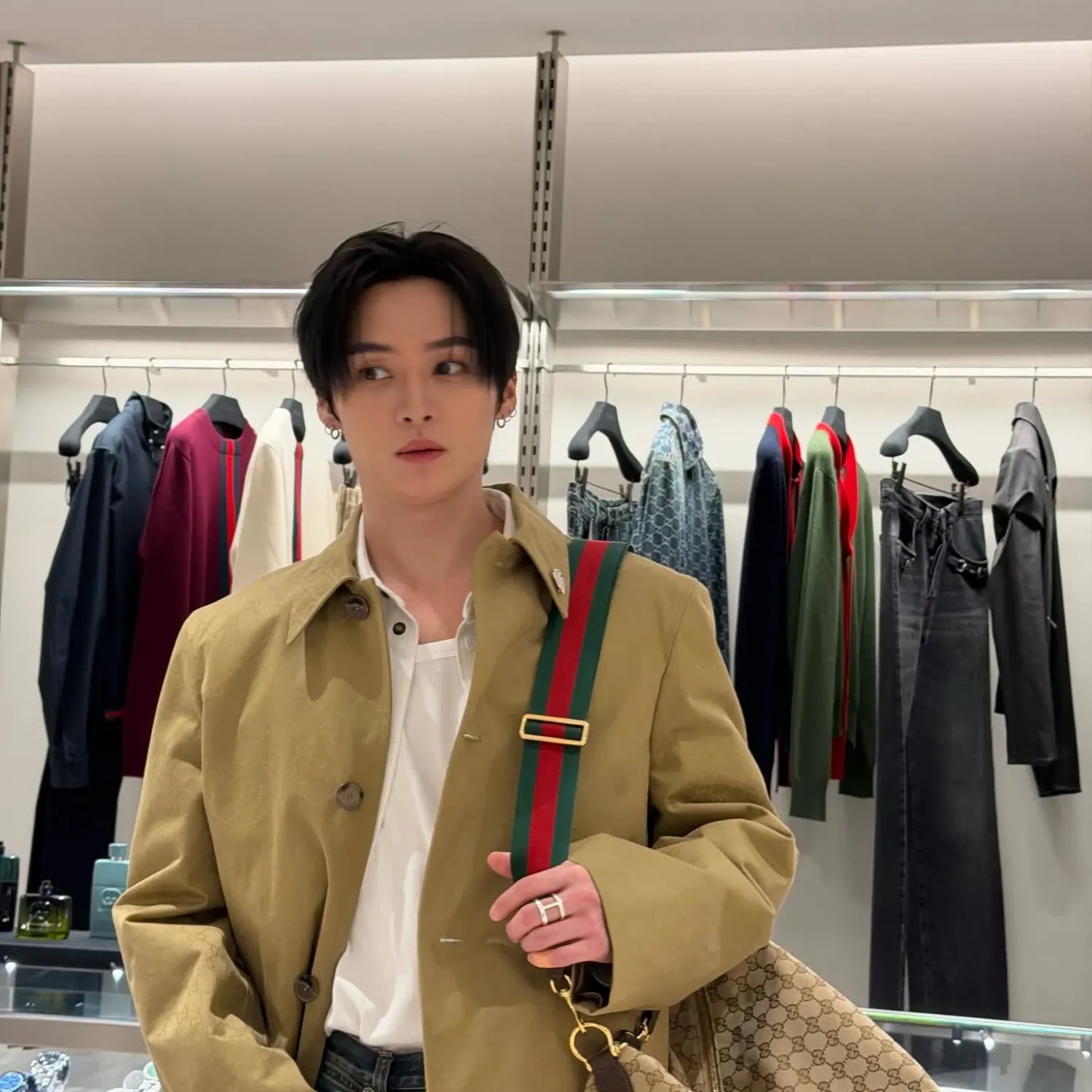 Latest photo of Lee Know (Stray Kids)