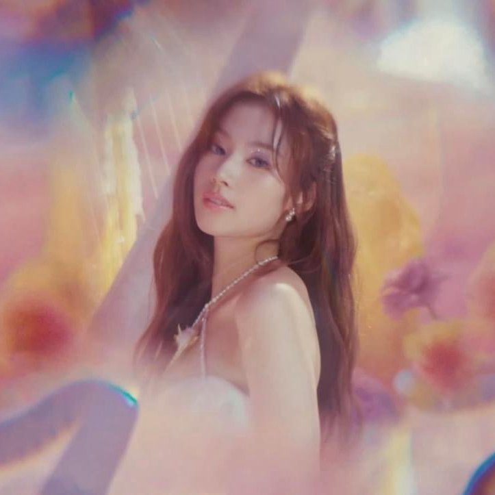 Sana (TWICE)的幕後花絮