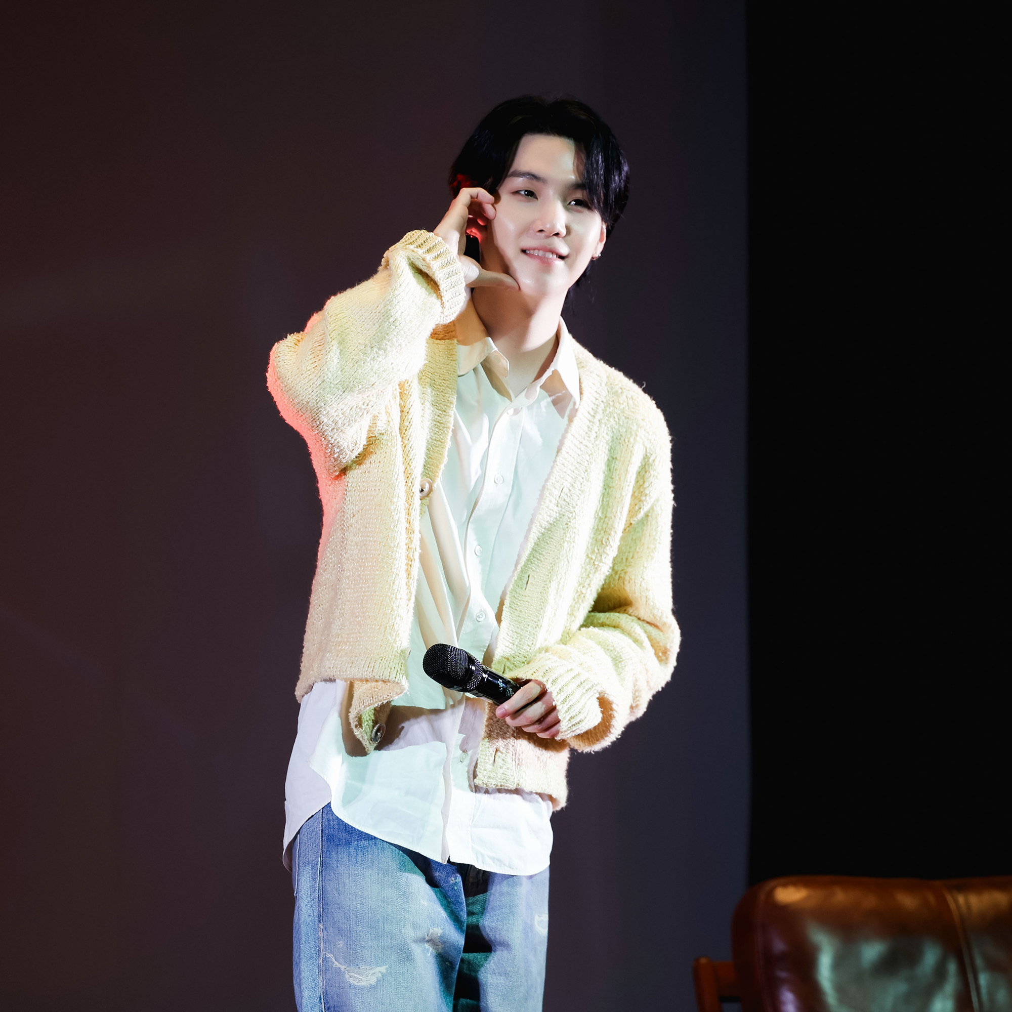 Foto aktivitas terbaru SUGA (BTS)