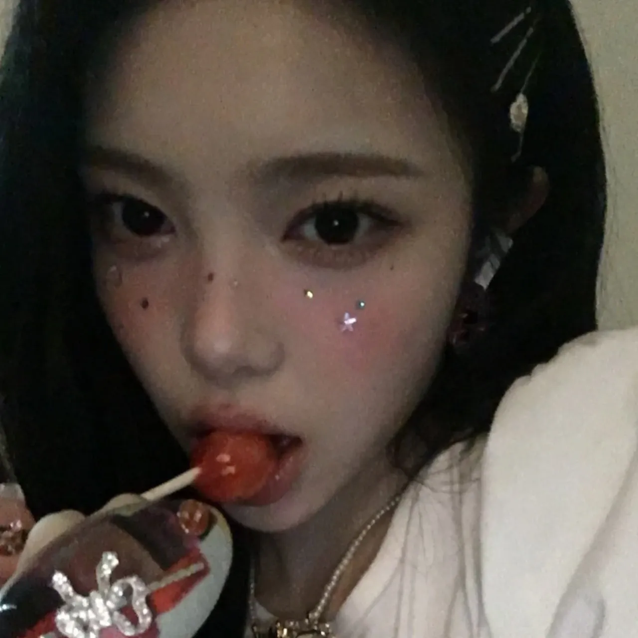 Behind-the-scenes cut of Ian (Hearts2Hearts)