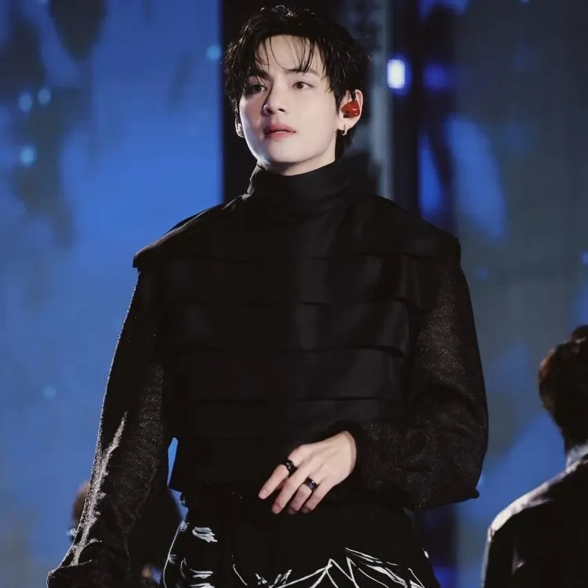 Foto terbaru V (BTS)