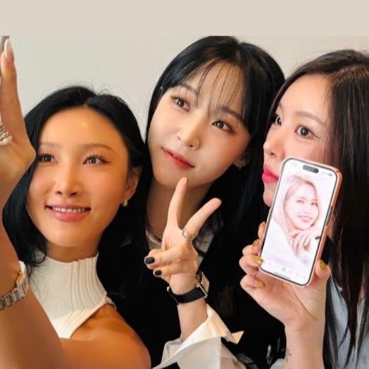 Recent activity shot of MAMAMOO