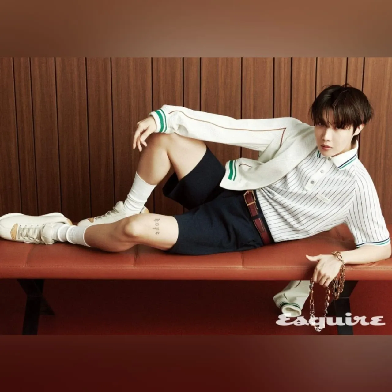 Foto aktivitas terbaru j-hope (BTS)