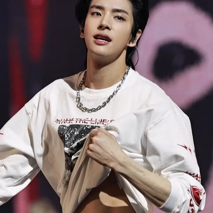 Latest photo of Jake (ENHYPEN)