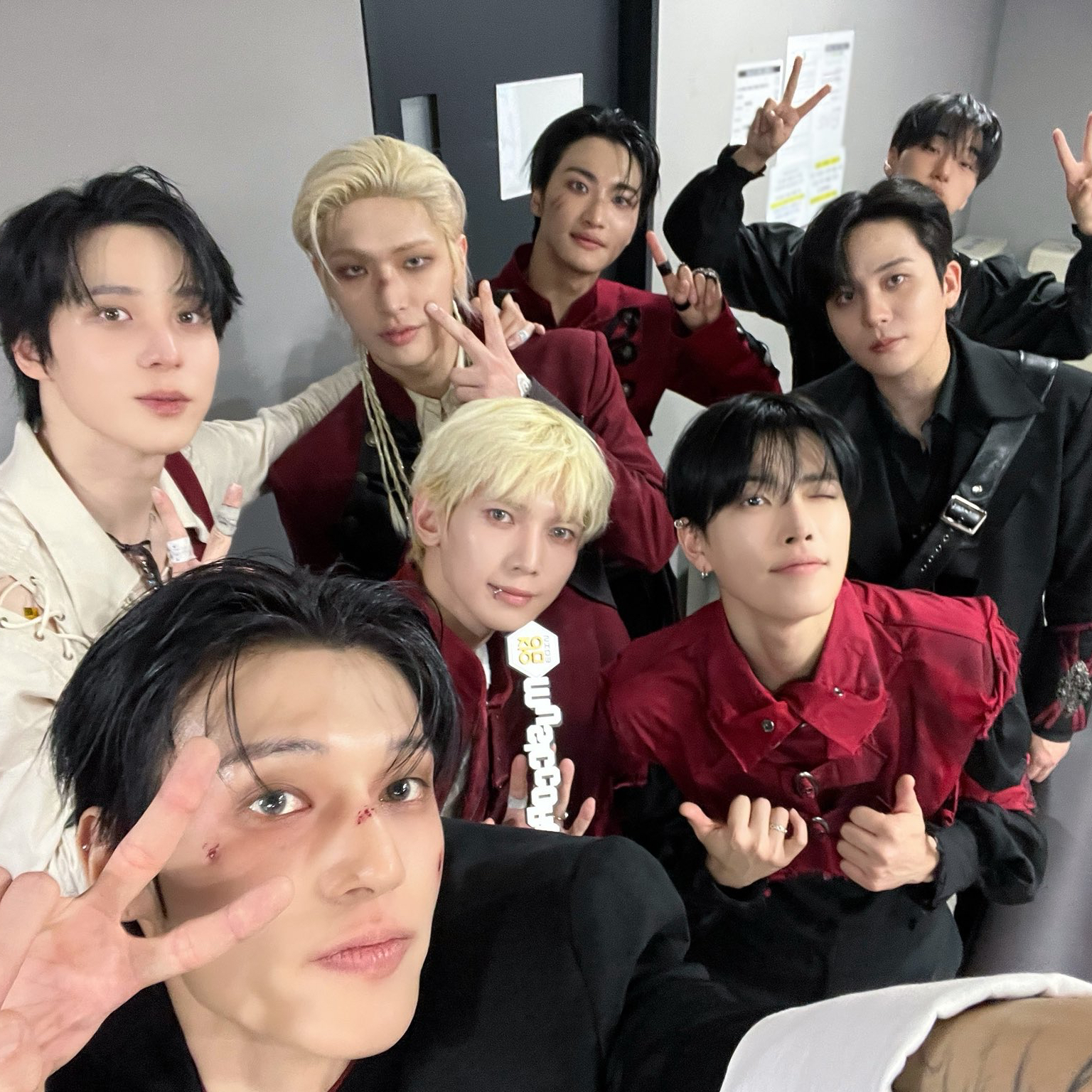 에이티즈의 비하인드 컷