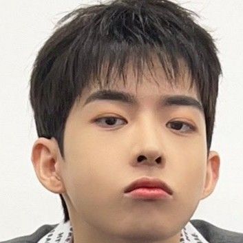 チョン・スビンの舞台裏ショット