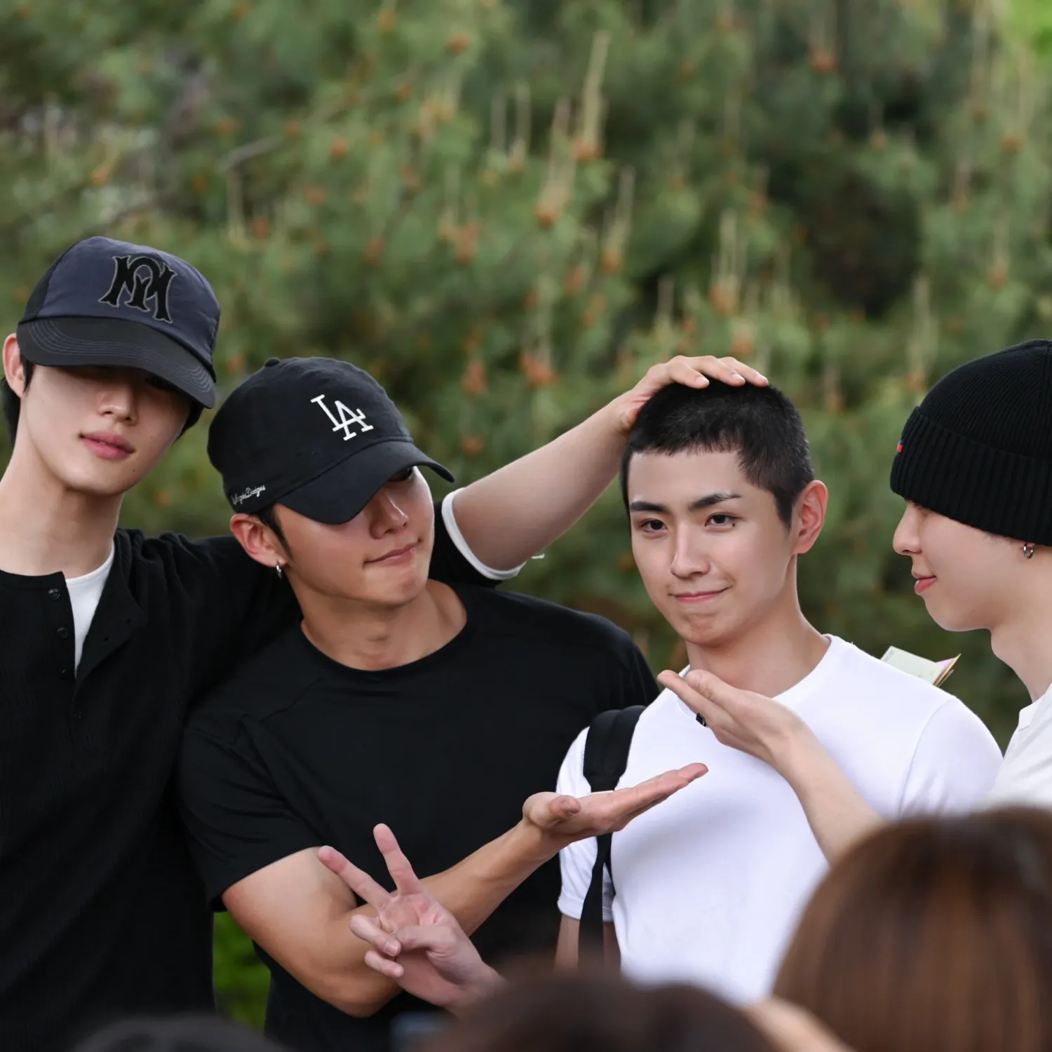 Behind-the-scenes cut of Yonghee
