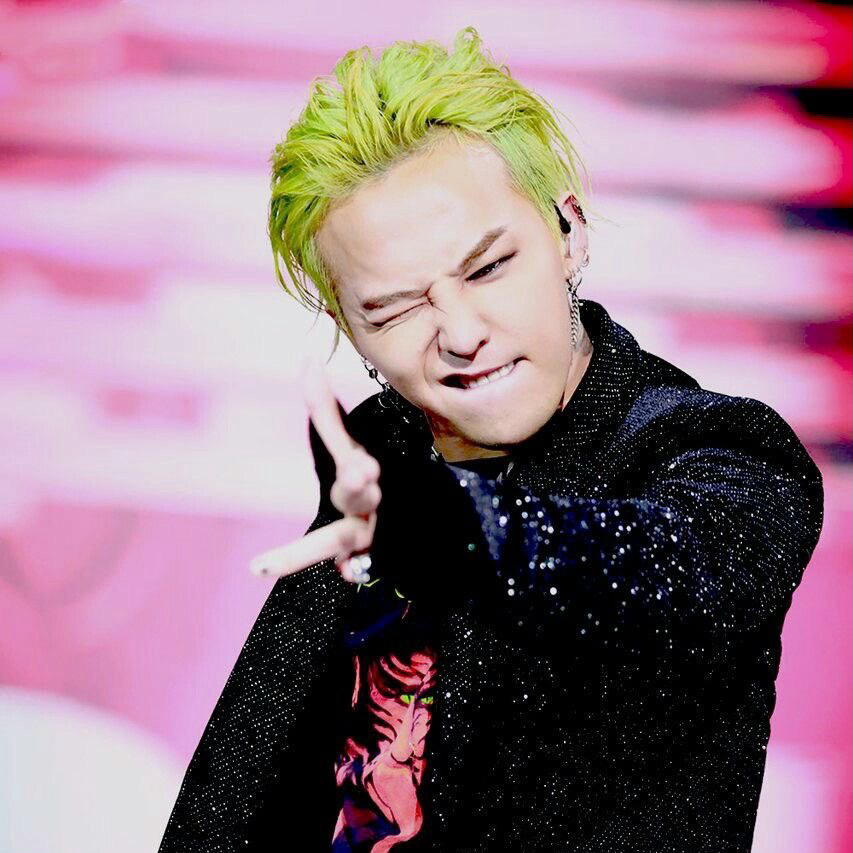 G-DRAGON (BIGBANG)的最新活动照片