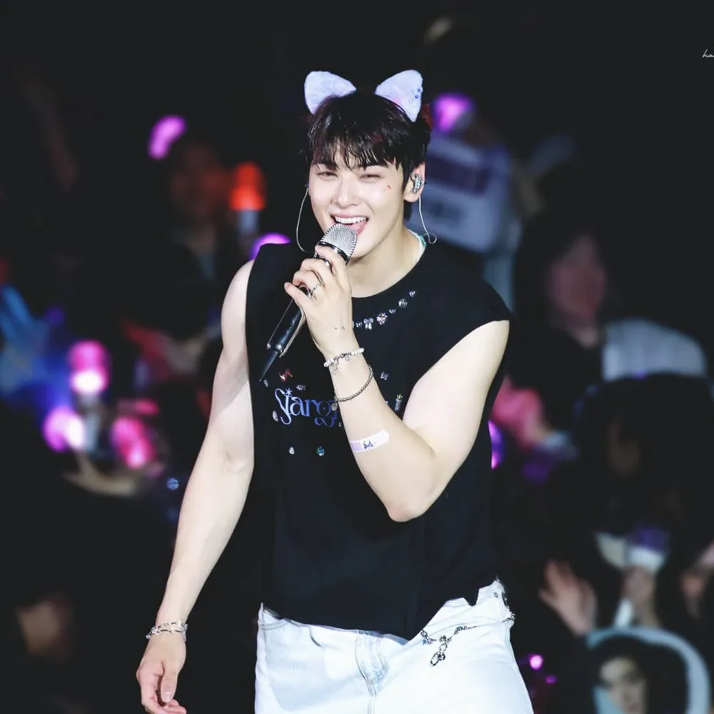 A moment captured by Eunwoo (ASTRO)'s fan