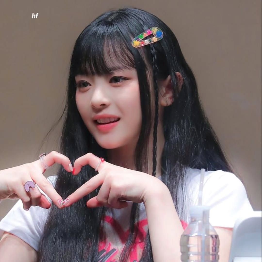 Behind-the-scenes cut of NewJeans