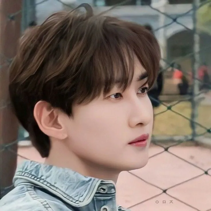 Recent activity shot of Eunhyuk (Super Junior)
