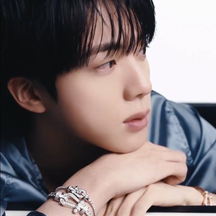 진 (방탄소년단) 최근 활동샷