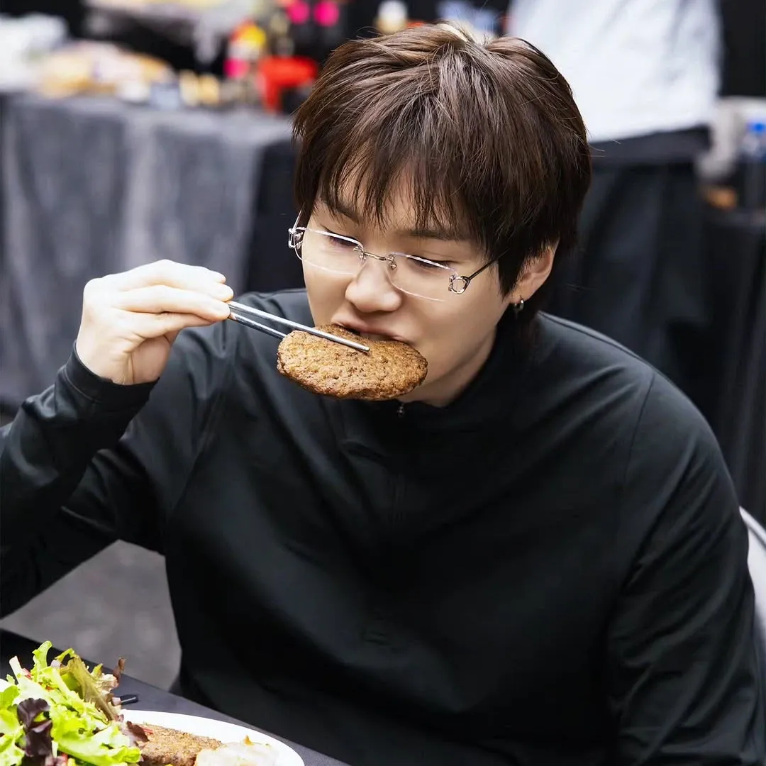 Potret di balik layar SUGA (BTS)