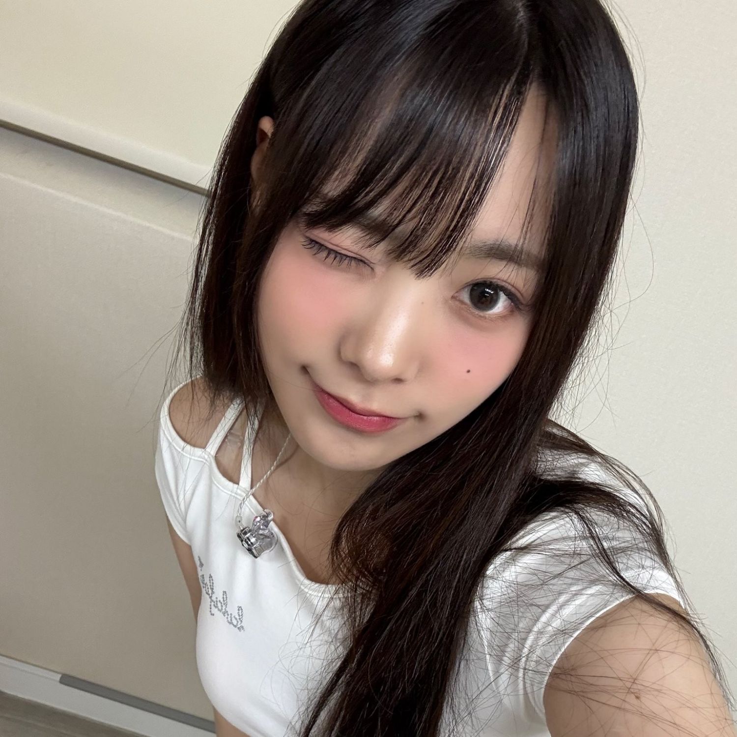 Recent activity shot of Siyeon (QWER)