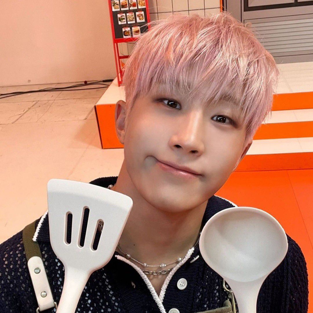 Behind-the-scenes cut of Jinjin (ASTRO)