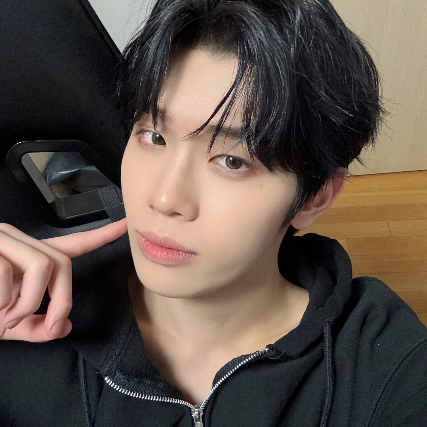 Latest photo of Kim Taerae (ZEROBASEONE)