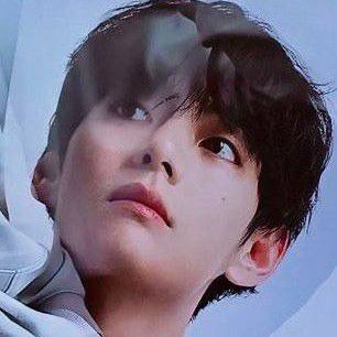 V (防弹少年团)的最新活动照片