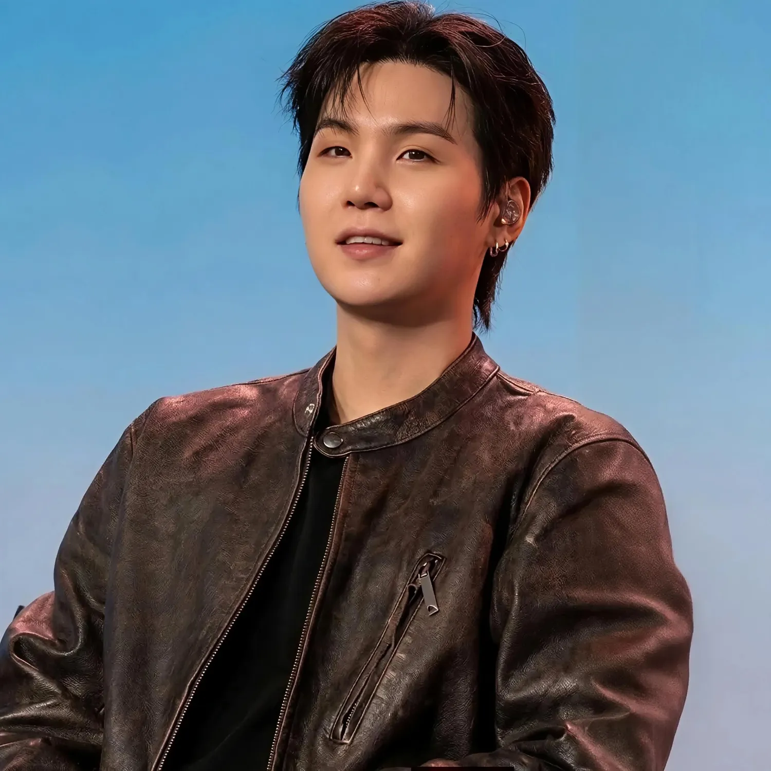 Foto aktivitas terbaru SUGA (BTS)